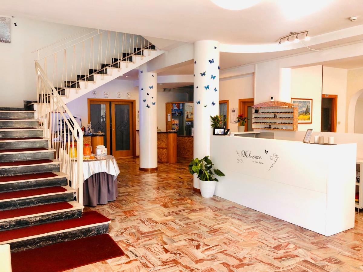 Hotel Niagara 里乔内 外观 照片